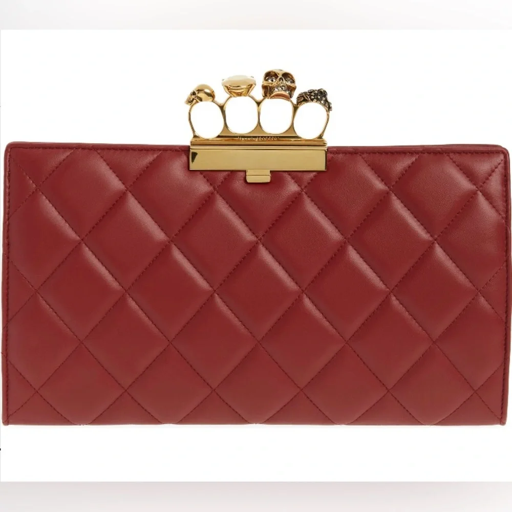 ââSOLDââđĽAlexander McQueenđĽ Skull Knuckle Ring Quilted Leather Clutch - Picture 1 of 10